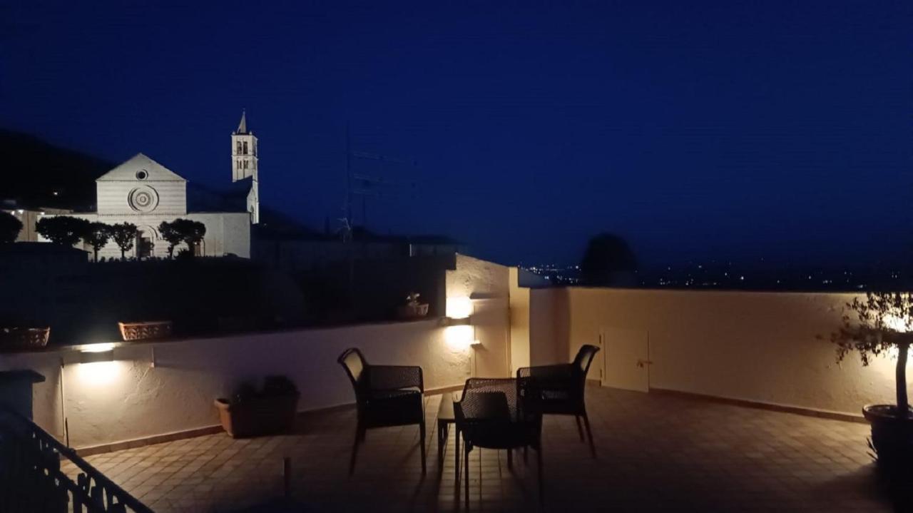 דירות אסיסי Scappo In Umbria, La Casa Di Eude מראה חיצוני תמונה
